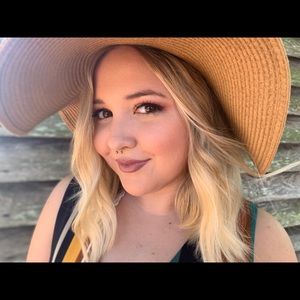Meet your Posher, Brooke